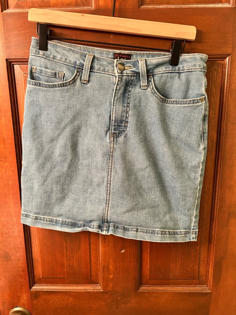 Lee VTG Nice Light Blue Denim Skirt with built in shorts. Size 8 M